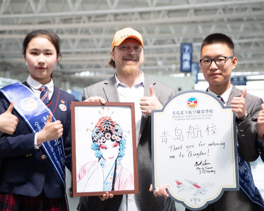 空姐空少变脸原视频,空少空姐霸气进场