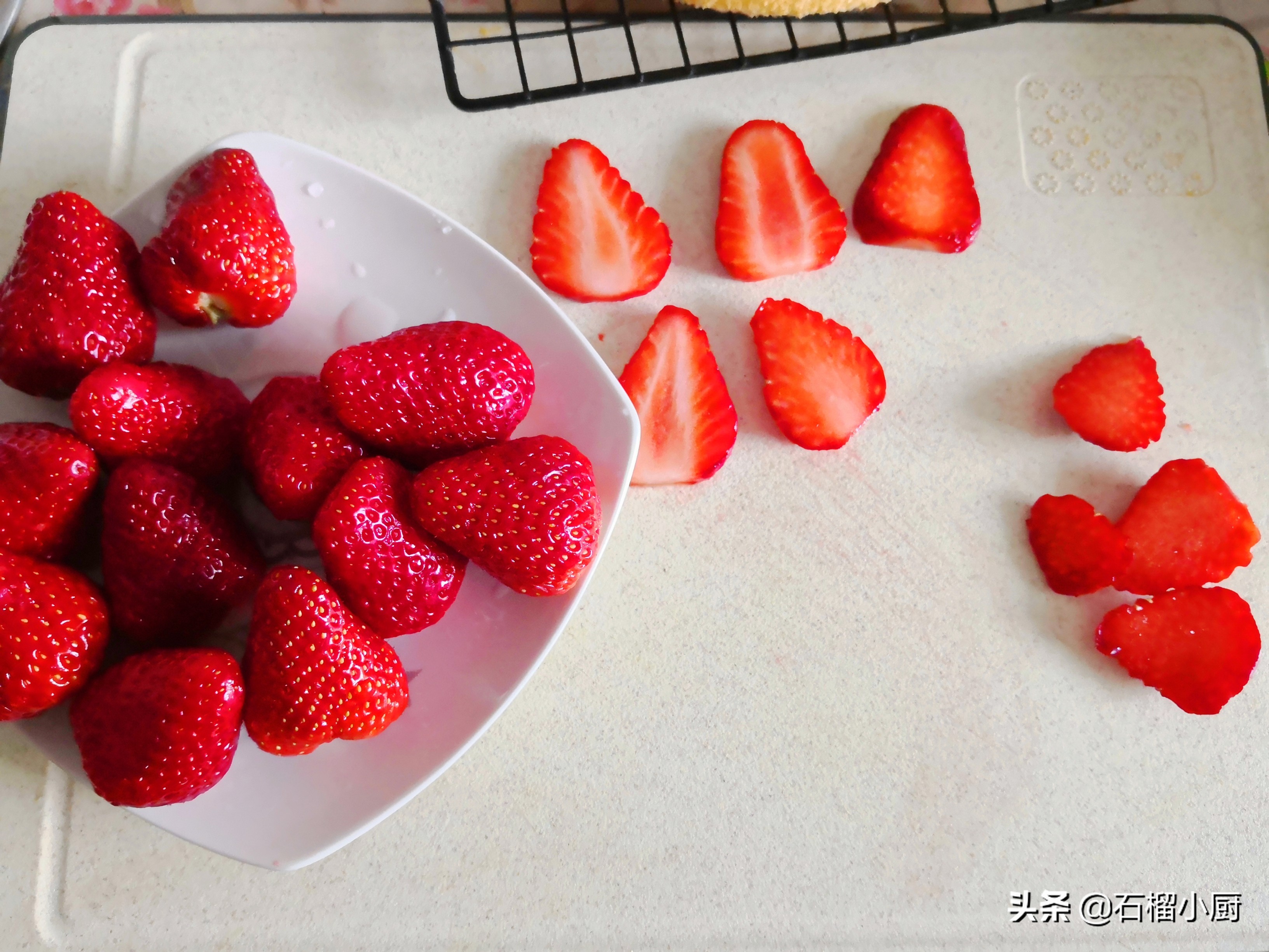 简单又好吃的蛋糕裱花,超简单的蛋糕裱花手残党也可以做