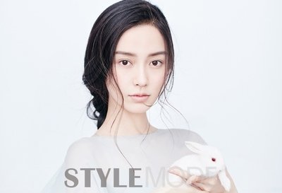 中分的完美形式，龙须+胎毛；八字+侧分，杨幂杨颖为您先行