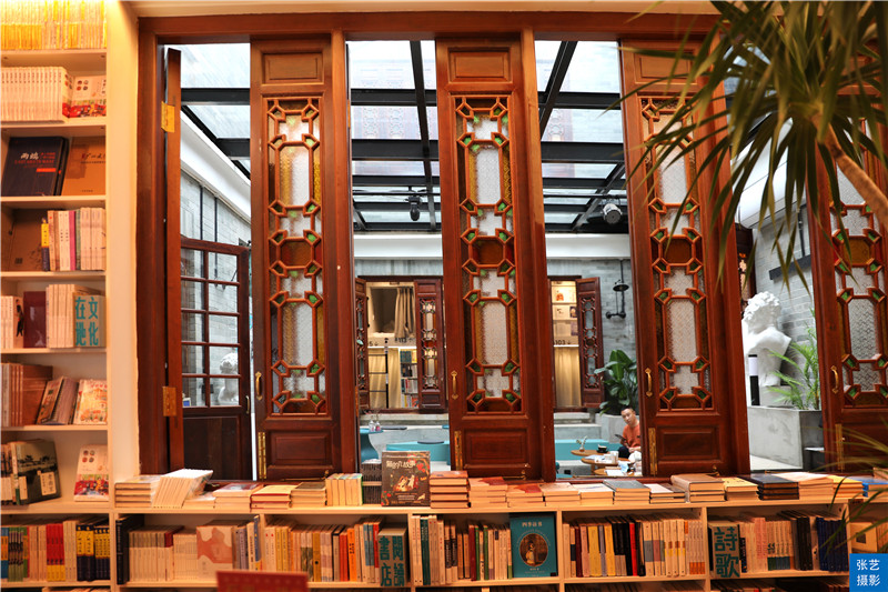 广州荔湾湖公园藏着一个可以睡觉的书店，这家书店再造一个乌托邦