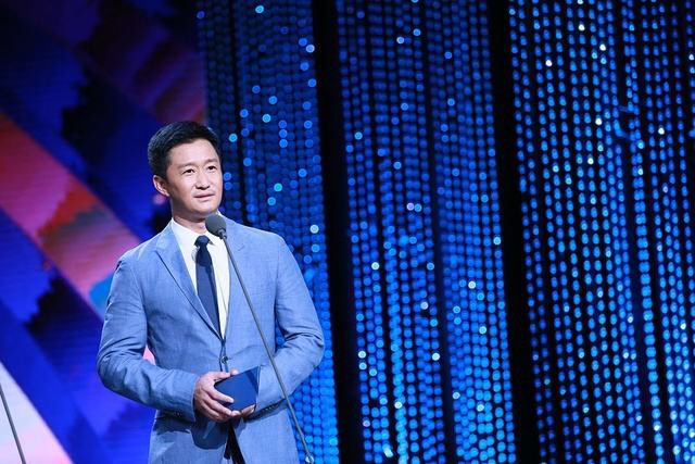 吴京怎么回应战狼2赚了多少钱的,吴京回应战狼2重映