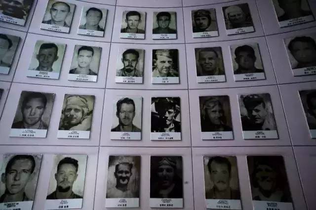 嫌工资低辞职光脚坐在火车站,成都市副市长辞职