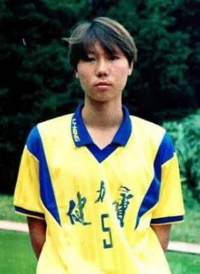 李铁吹刘海登上日本热搜：习惯保持28年，在巴西踢球时没钱理发