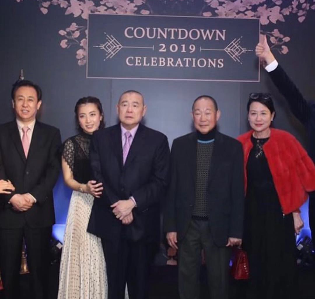 刘銮雄牵手甘比大秀恩爱,刘銮雄李嘉诚同框