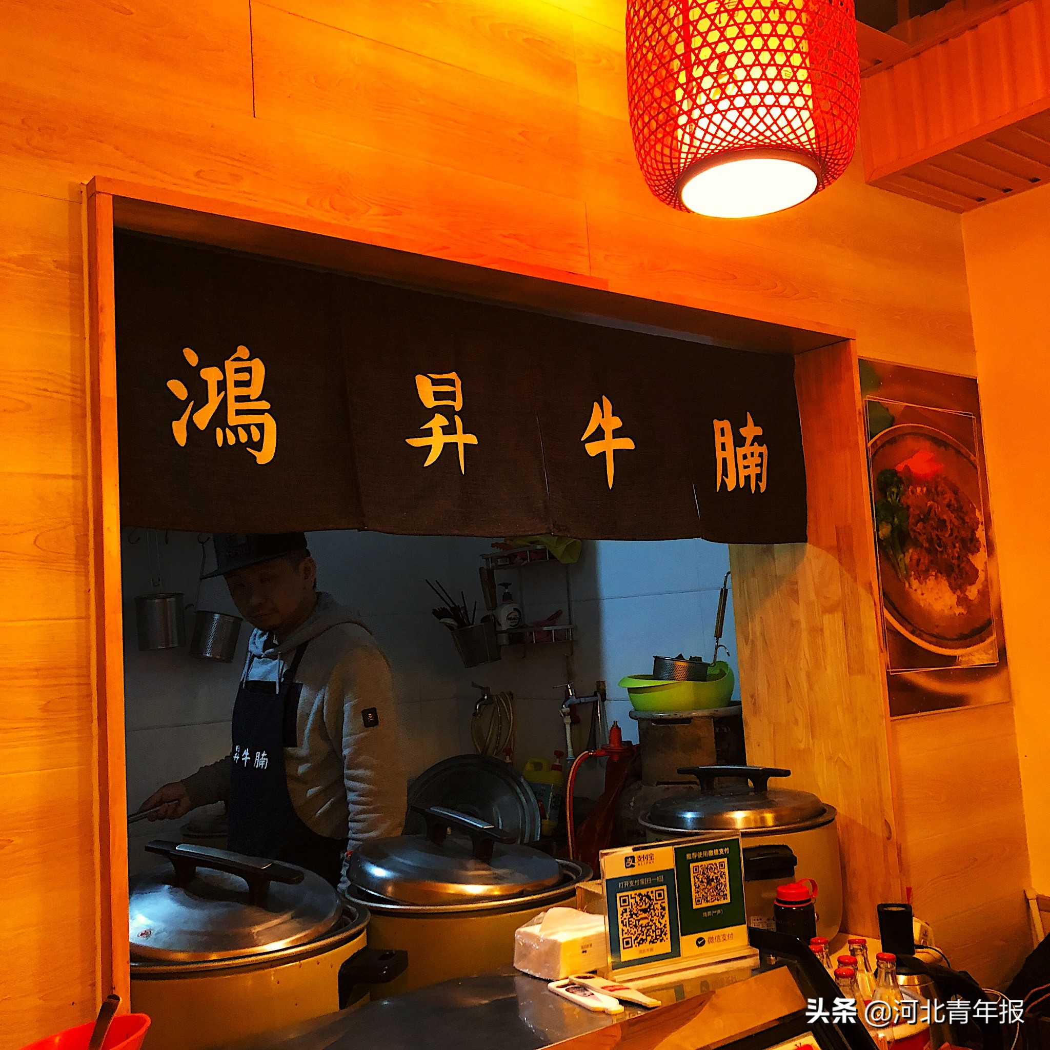 快去打卡！石家庄这家店的牛腩饭吃起来软中带韧十分入味，让一些减肥的人士都无法抗拒