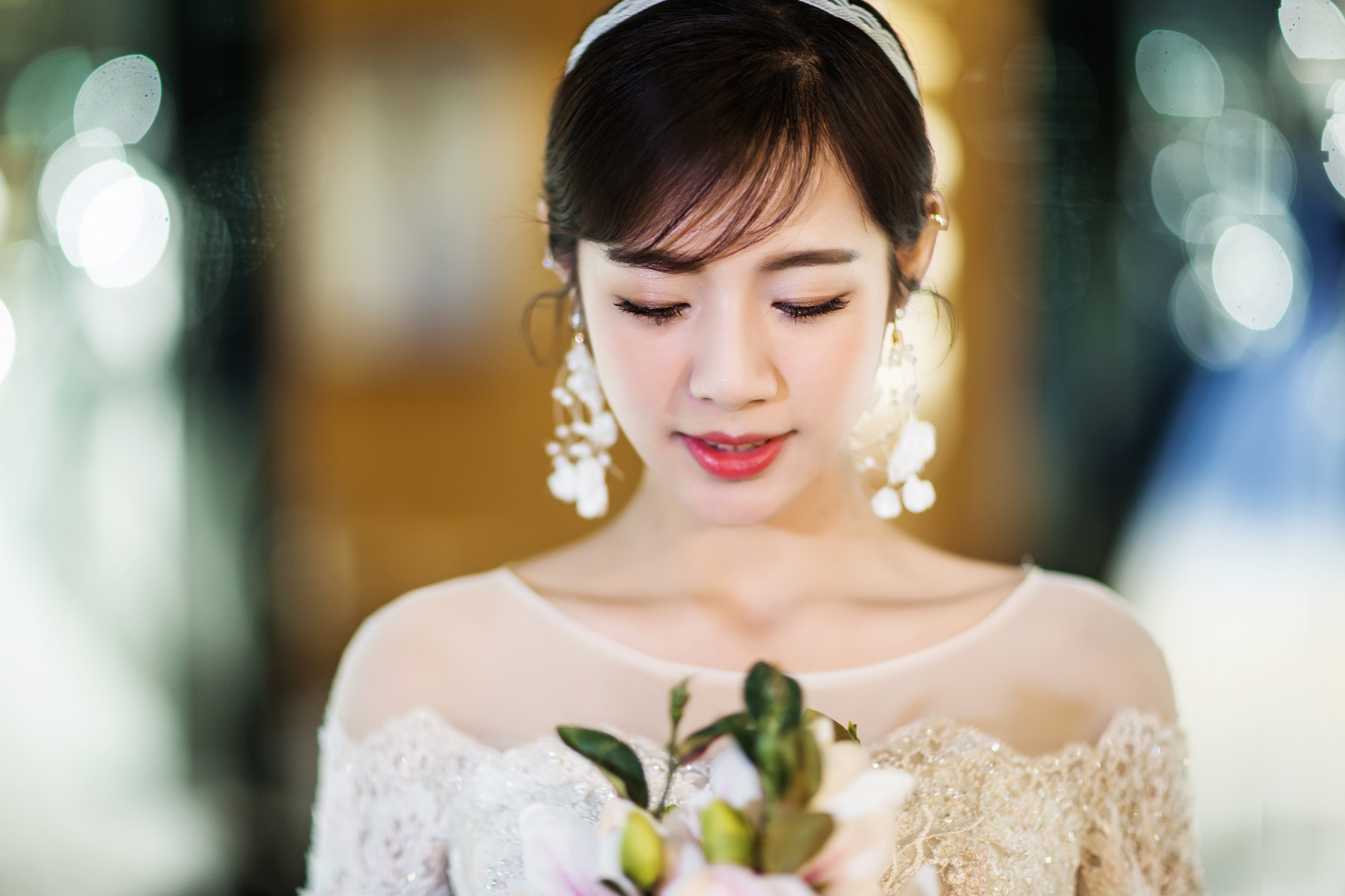 腮帮子大的方脸适合什么新娘发型,白色婚纱方脸适合什么发型