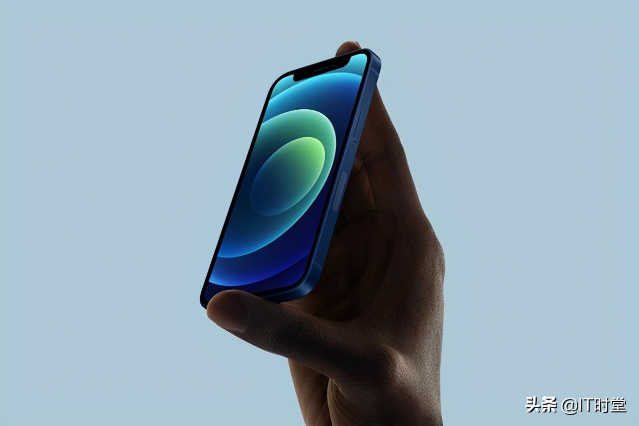 iPhone12mini开售，全球最小5G手机，惨遭苹果削弱