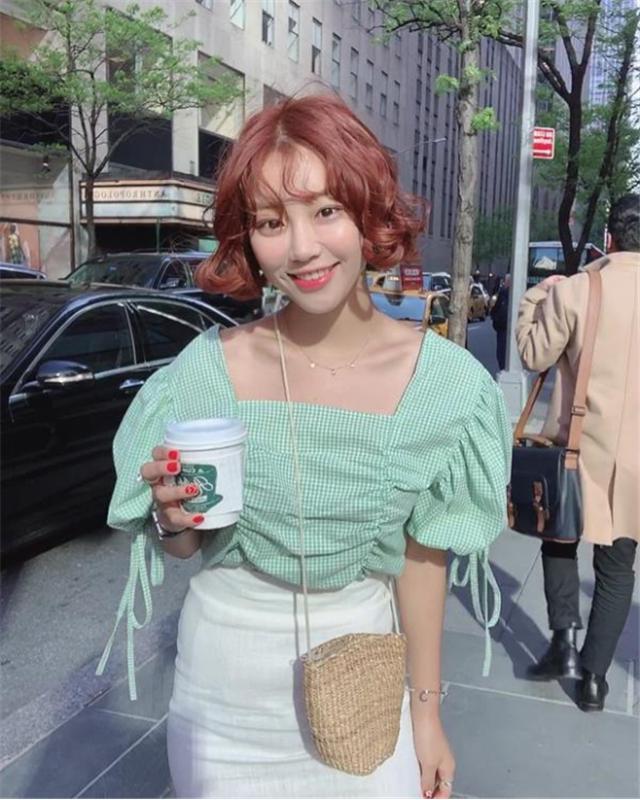 适合圆脸的妹纸的瘦脸短发型推荐,一款超级适合圆脸女生的发型