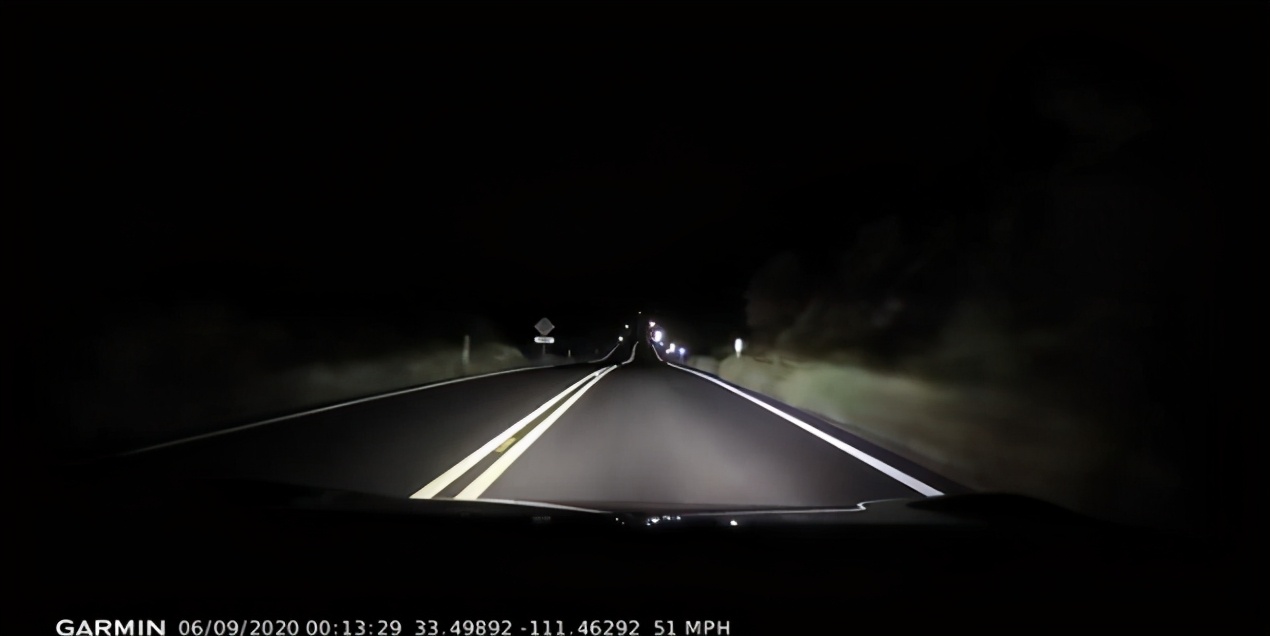 氙气大灯和led大灯哪个更好,原车卤素大灯改led好还是氙气好