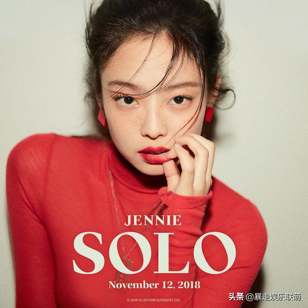 韩国jenniesolo小朋友模仿,jennie舞蹈solo台下3个成员在干嘛