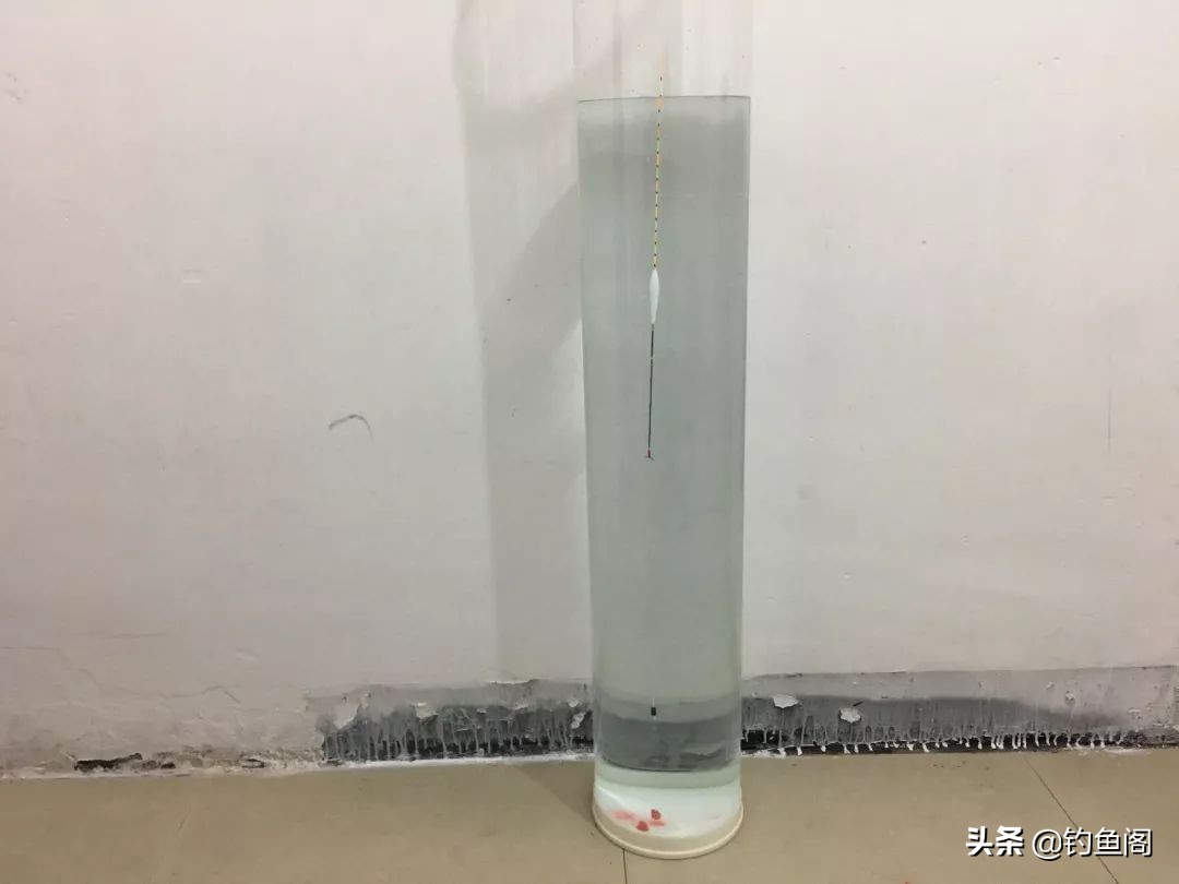 新手带钩调漂最简单方法,新手钓鲤鱼的最佳调漂方法