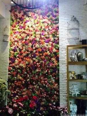 立人设、卖人设，桂林网红甜品店老板娘集资百万后，消失了？