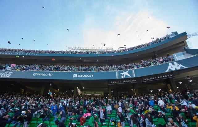 当足球遇到浪漫,当足球遇上春节