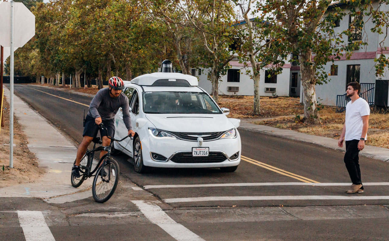 爱因斯坦解释时间,为什么爱因斯坦说时间并不存在