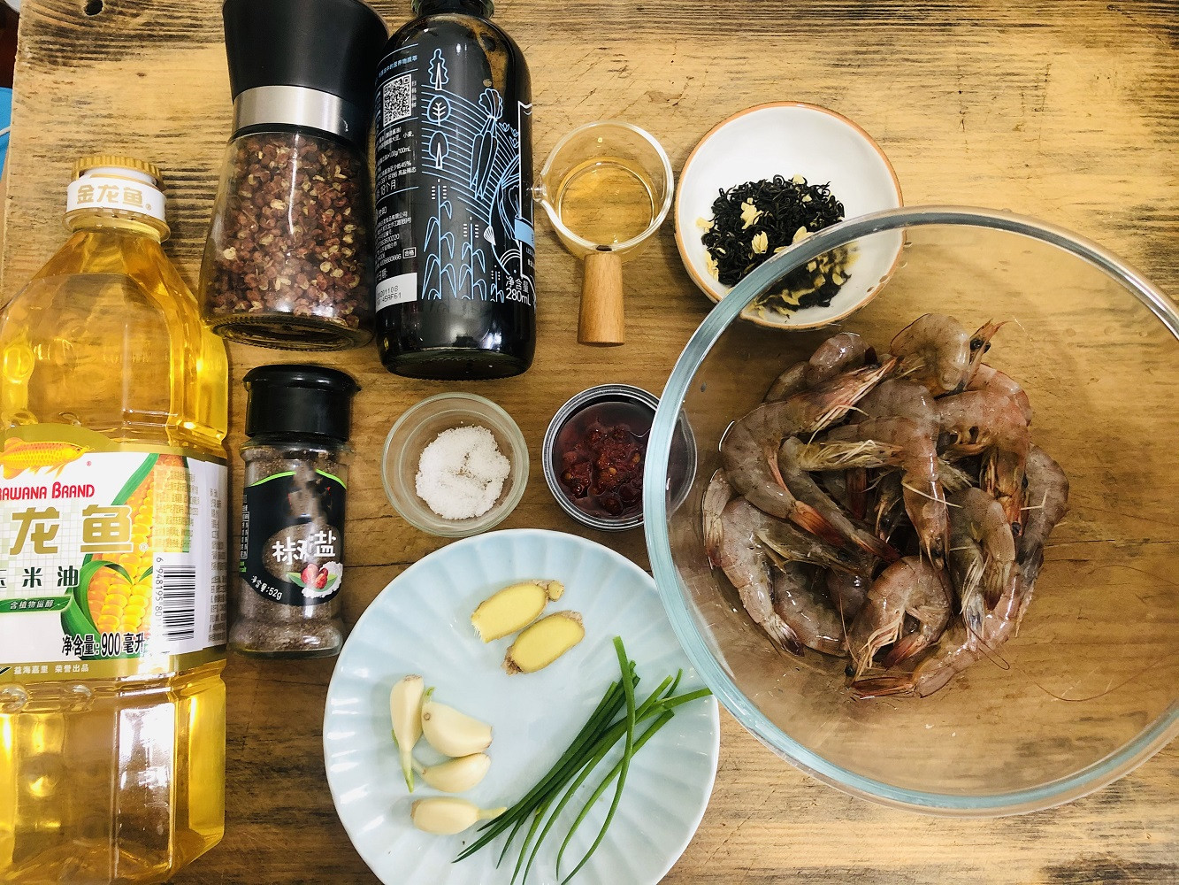 鲜虾的虾头怎么制作才好吃,虾既简单又美味虾肉鲜嫩