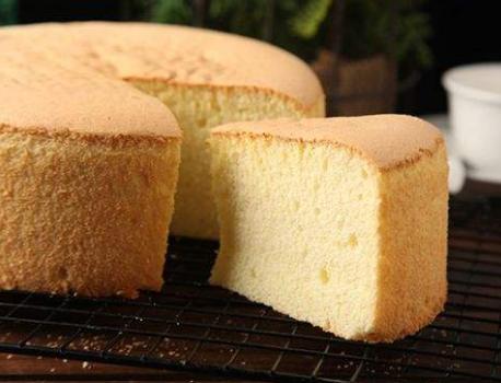 做蛋糕低筋面粉还需要过筛吗,做蛋糕如果用普通面粉会怎样