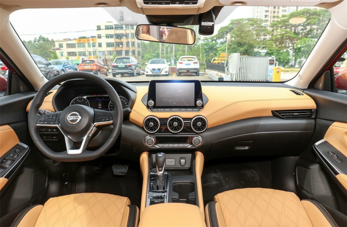 轩逸与朗逸全面对比,朗逸和轩逸哪个更值得买呢