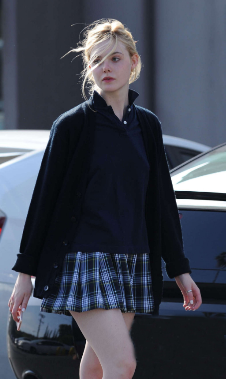 polo衫穿得好看又显身材,polo衫太大了要怎么穿才好看