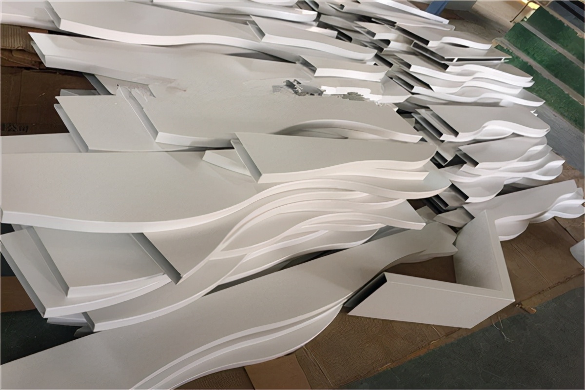 家用铝方通吊顶什么尺寸效果好,常用铝方通型材的型号