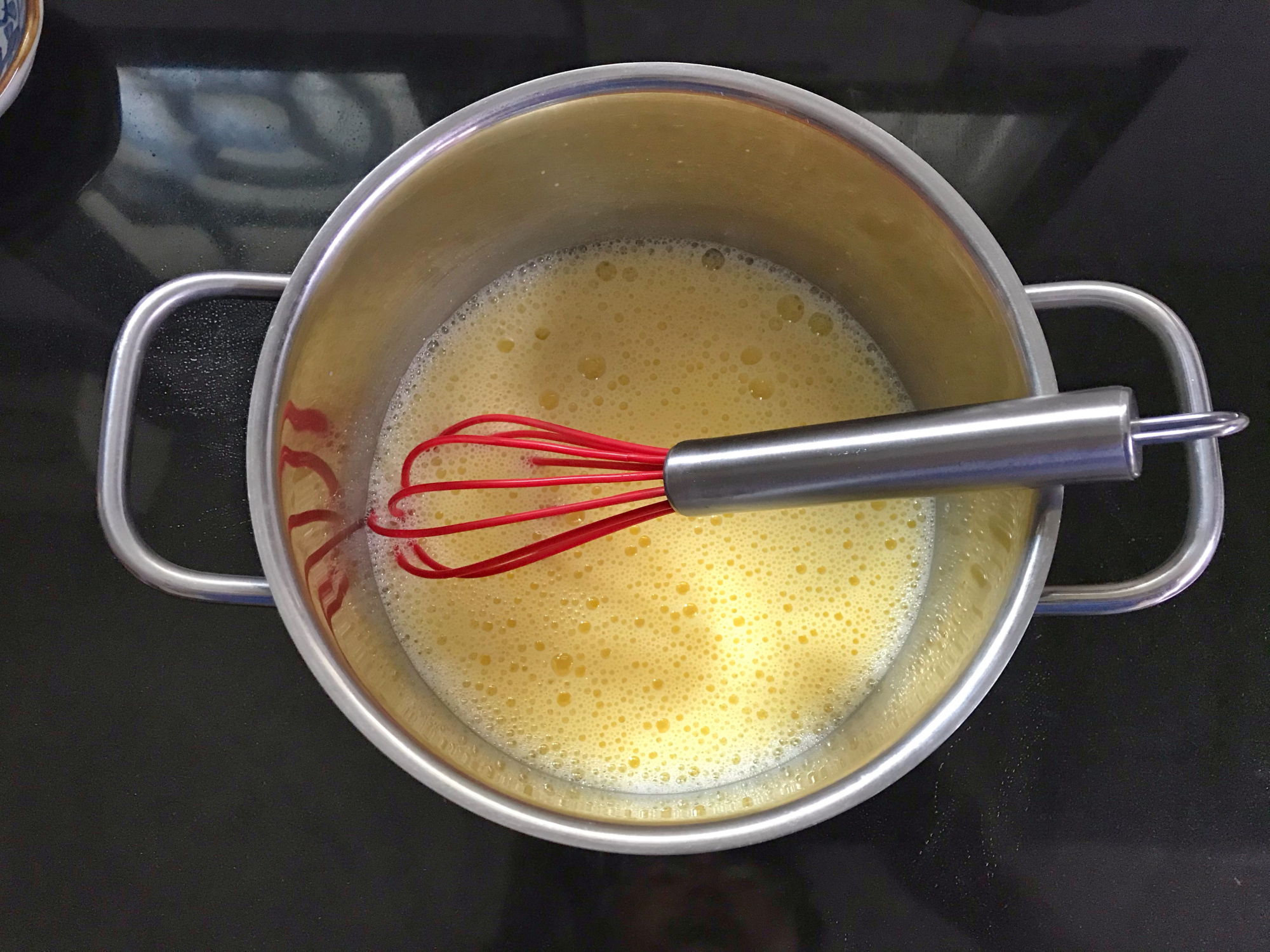 蛋挞液制作蛋挞的家常做法,蛋挞是蛋挞液好吃还是自己做好吃