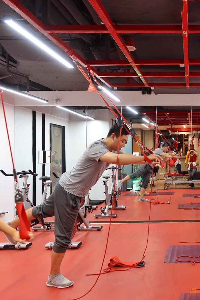 不能飞去巴黎伦敦，不如到大连喂鸽子，赏海景吃海鲜