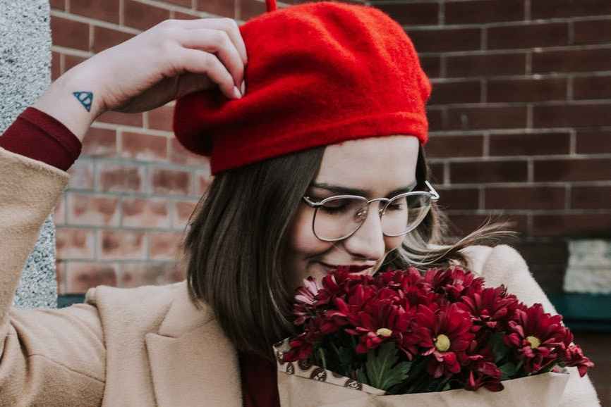 异性朋友相处的最高境界：友情之上恋人未满，不常联系却相伴一生