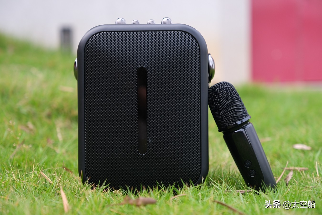 艾特铭客m18和a90哪个好,艾特铭客m18蓝牙k歌音响