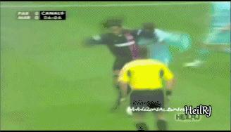 罗纳尔迪尼奥巴萨过人盘带,足球精灵罗纳尔迪尼奥花式过人