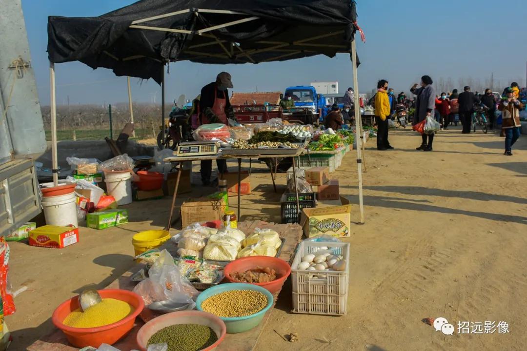 龙口粉丝主产区张星农村大集开市了！来赶集的人还不少来