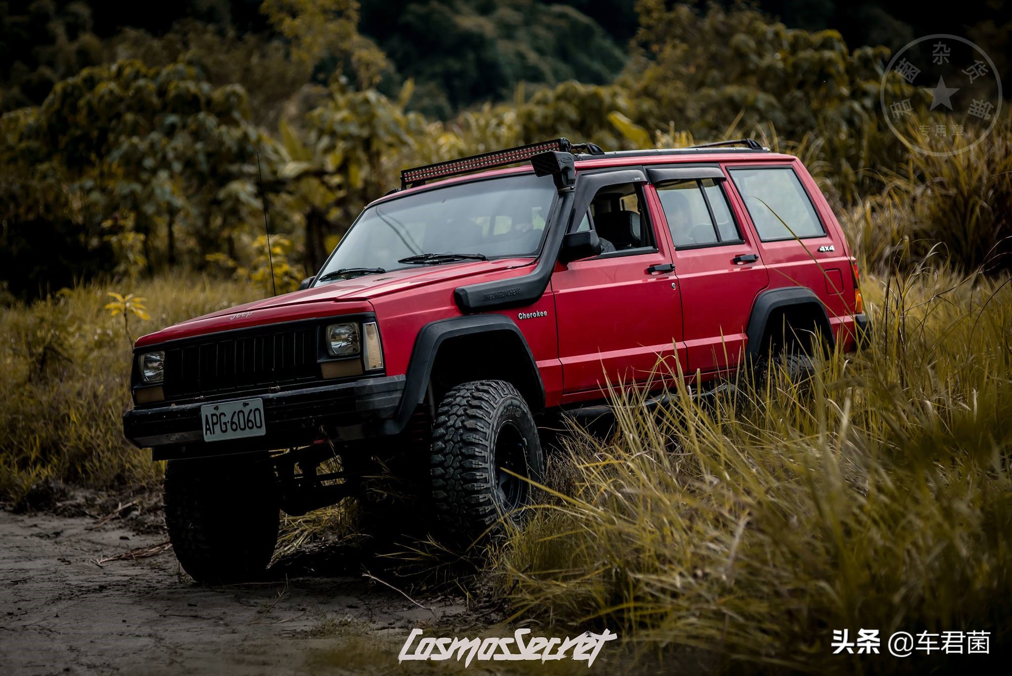 2014吉普切诺基4x4价格,老款吉普大切诺基4x4