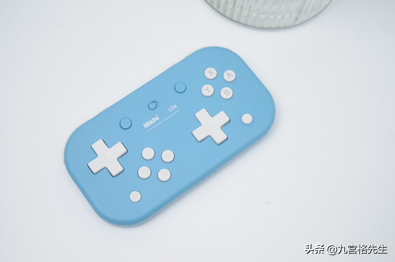 八位堂lite手柄测评,lite手柄是joycon吗