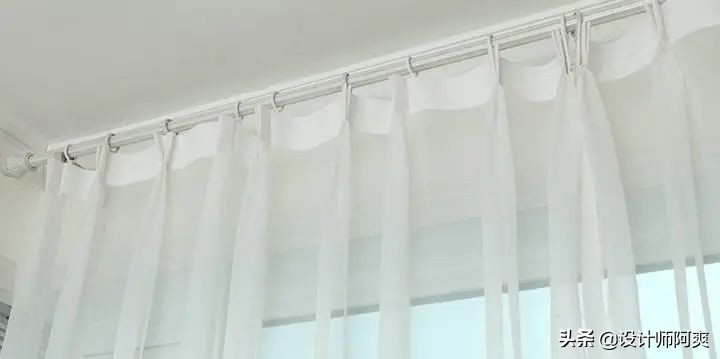 瞧瞧，这才叫窗帘，你家那只是挂了块布