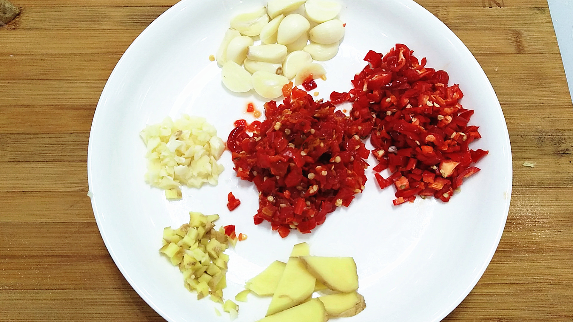 酸菜鱼的家常做法草鱼加豆腐,红烧草鱼焖豆腐的家常做法视频