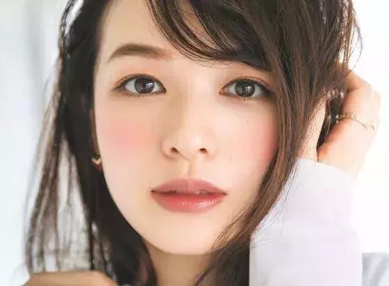 肉脸圆脸变小脸最有效的方法,大饼脸如何变小圆脸