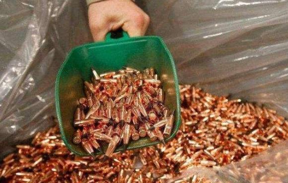 装着13800颗*弹子**的全家桶,在美国成热销商品,有人把它当礼物送人