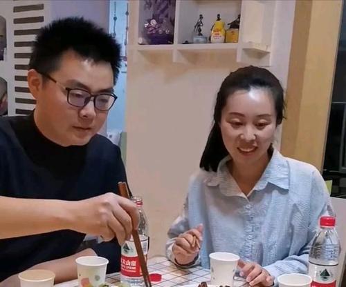 姚威为什么毫不犹豫离开养母一家,姚威现在跟亲生父母在一起生活吗