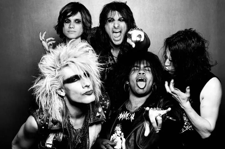 顶着疫情准备上路巡演，这支金属乐队真的不要命了吗？