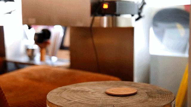 天河“精神避难所”，卖黑胶味的咖啡特调