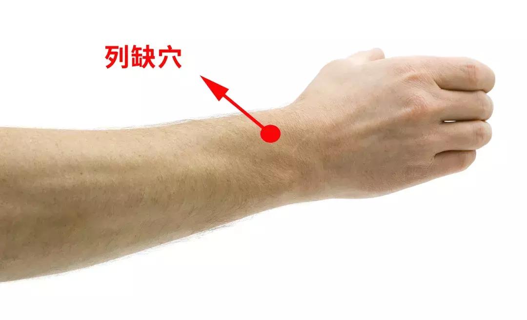 一直咳嗽按摩哪一个穴位会缓解,咳嗽按哪个穴位可以缓解咳嗽