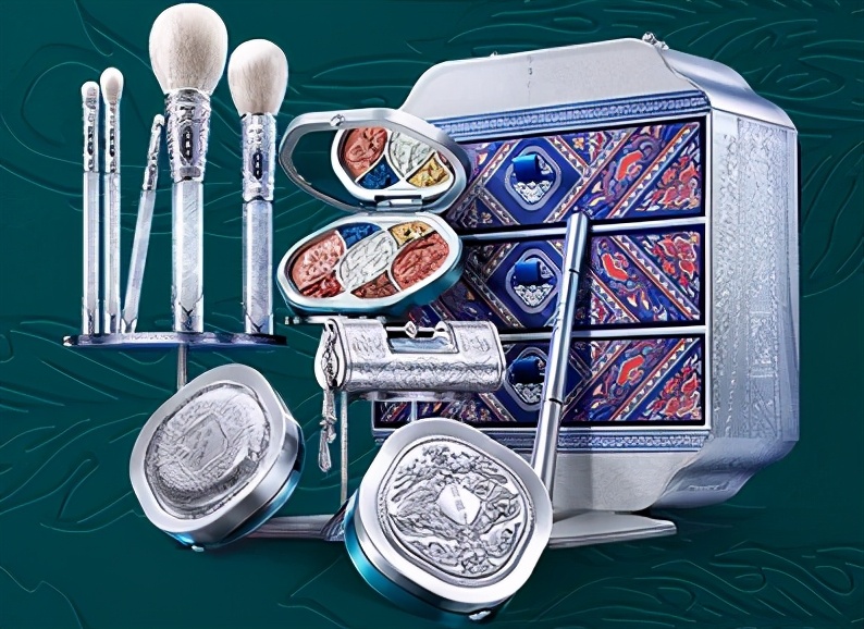 美妆界的西施？仅三年，方文山竟亲自谱词，是什么让它一夜爆红？