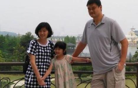 面对挑衅，姚明并不回避女儿是美国国籍，给出的回答让人哑口无言