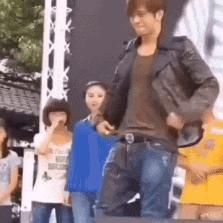 李国庆节的*亡流**皇帝复辟之路