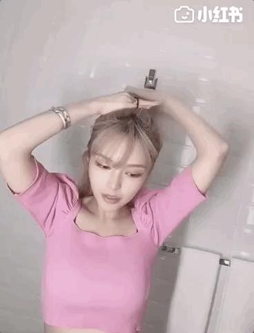 虞书欣说蝴蝶结是她的标志,虞书欣戴发箍