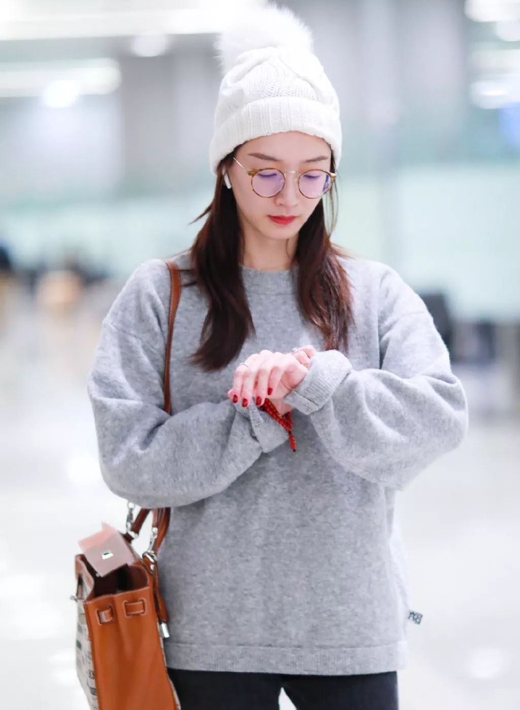 周洁琼穿砂糖匡威鞋,周洁琼鞋