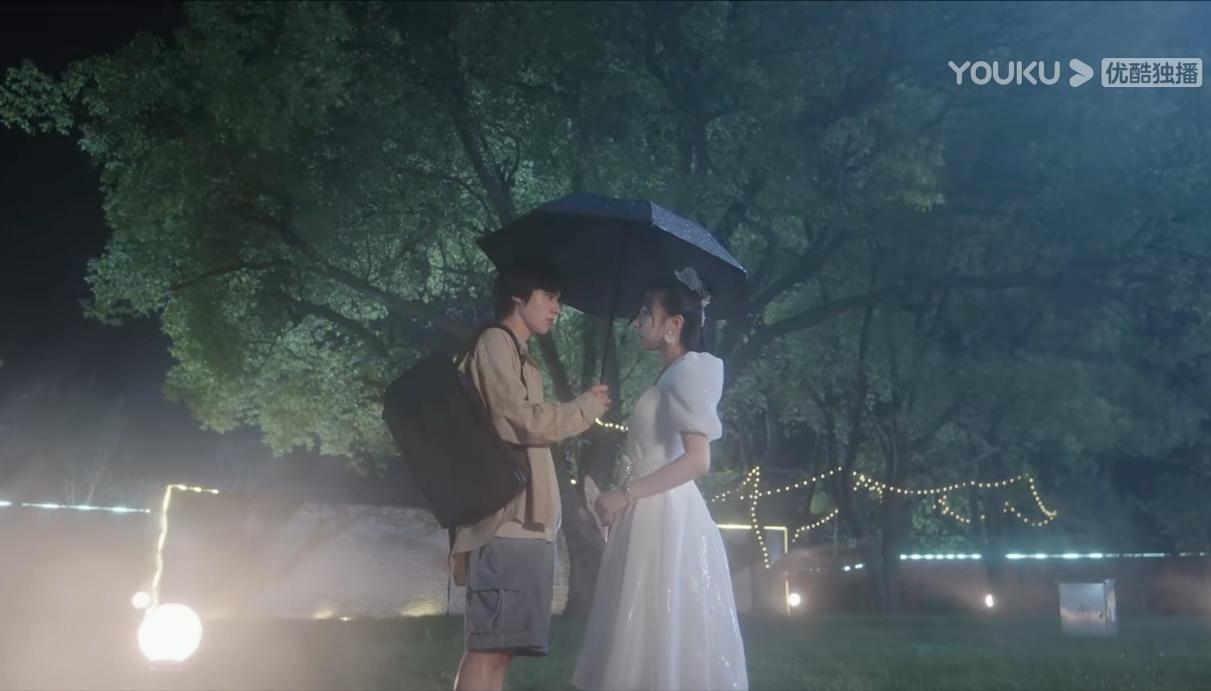 推剧！一口气肝完十集，这部剧真的又尬又上头