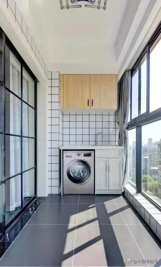 外阳台砖怎么贴最好看,阳台贴白色砖好看还是灰色的好看