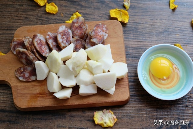 煲仔饭为什么比平常饭店好吃,在家最简单煲仔饭制作方法