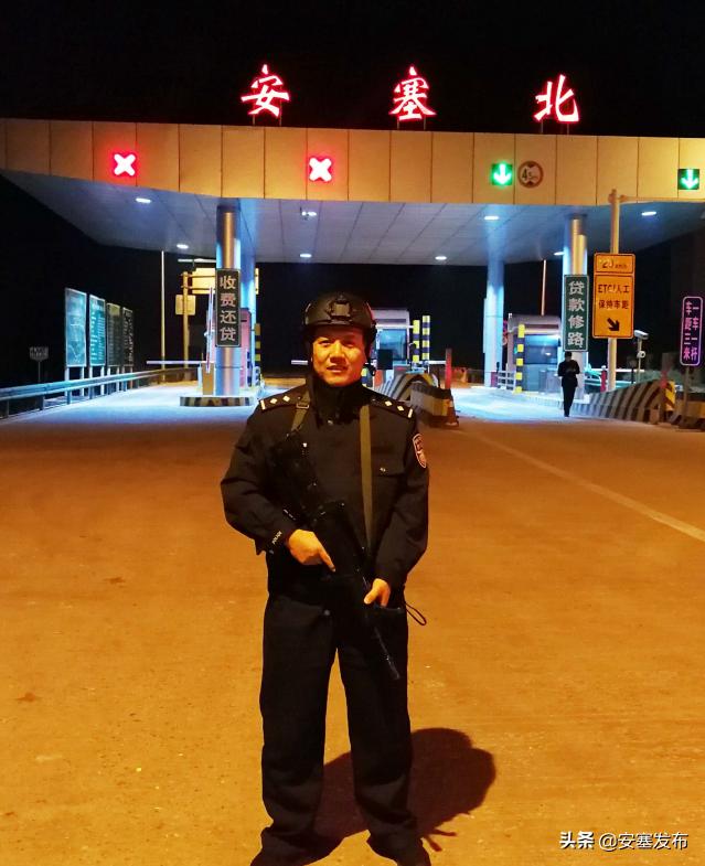 学习南粤十佳辅警,市十大优秀辅警事迹