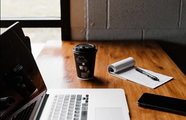 自媒体赚钱吗自媒体新手该怎么做,自媒体赚钱的方法有哪些