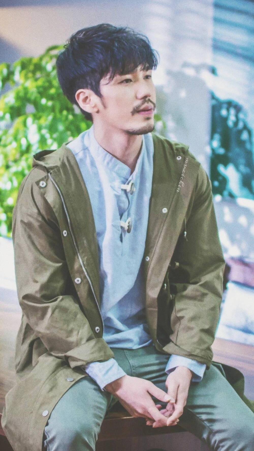 你可以说他不帅，但不得不承认他是型男